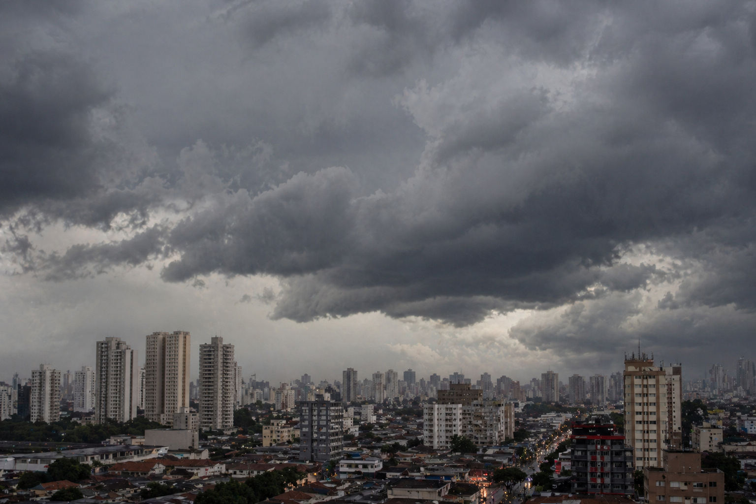 Quarta-feira terá tempo instável e chance de chuva em diversas regiões de SP