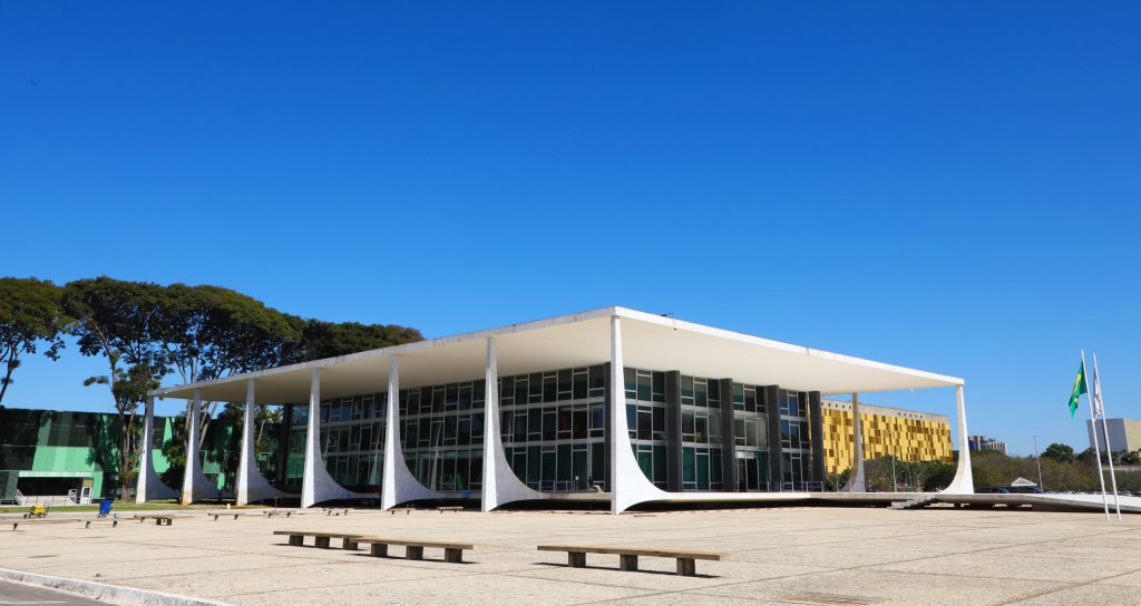 stf-atinge-marca-de-1.400-condenados-pelos-atos-golpistas-de-8-de-janeiro-e-reafirma-o-papel-da-justica-na-defesa-da-democracia