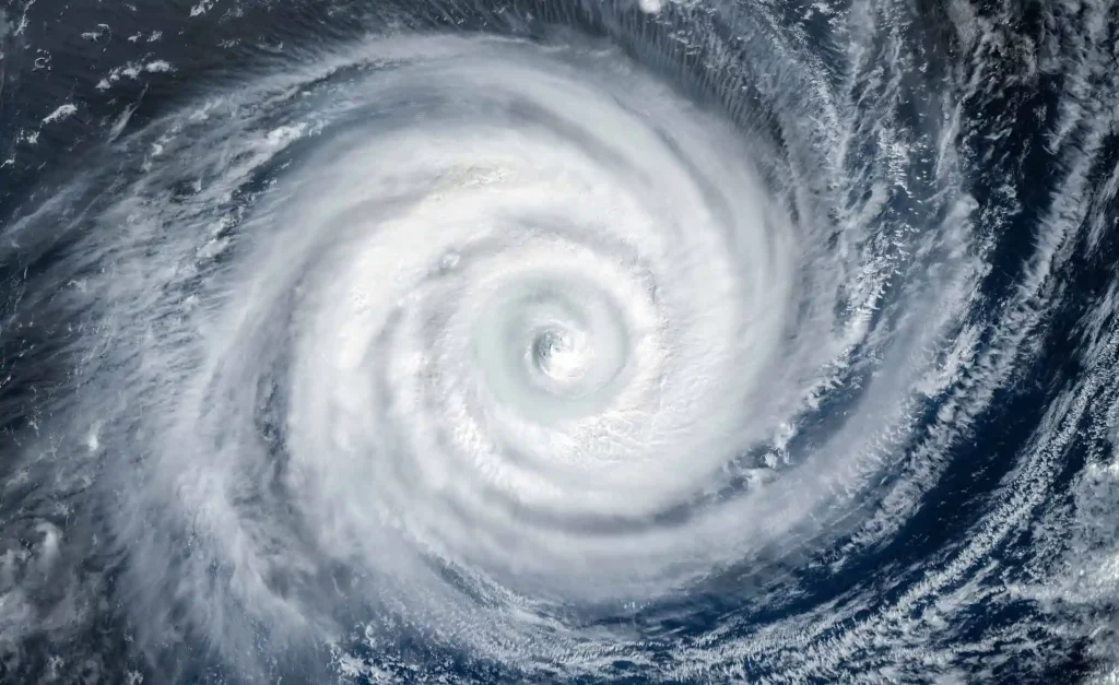 ciclone-bomba-chega-ao-sul-do-brasil-nesta-sexta-feira-e-coloca-seis-estados-em-estado-de-alerta-com-ventos-de-ate-100-km/h