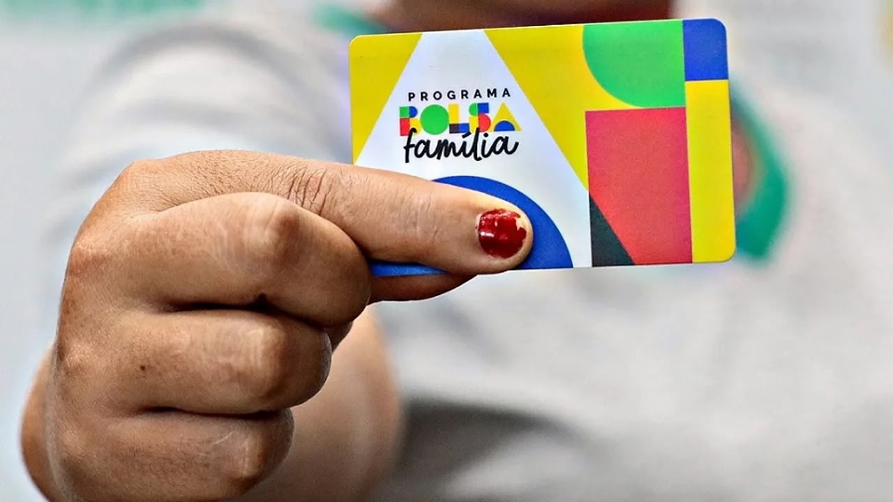 Beneficiários do Bolsa Família e BPC devem fazer a nova Carteira de Identidade Nacional para manter os benefícios sociais